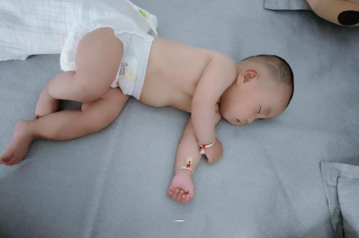 三门峡宝宝老打喷嚏怎么办